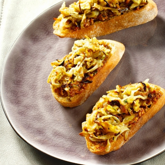 Crostinis aux tomates et au fenouil