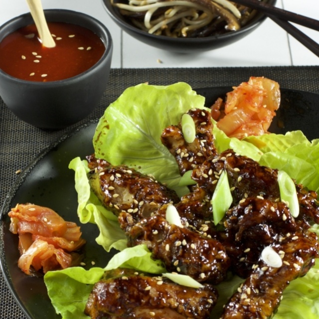 Poulet frit avec salade verte