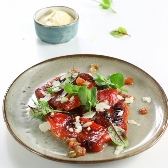 Carpaccio de poivrons grillés, Pico de Gallo et Pecorino