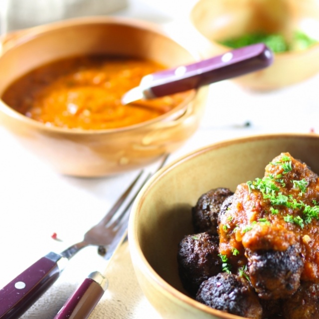 Albondigas met pikante tomatensaus