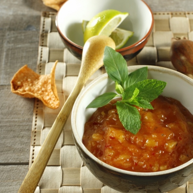 Pineapple-chilli relish