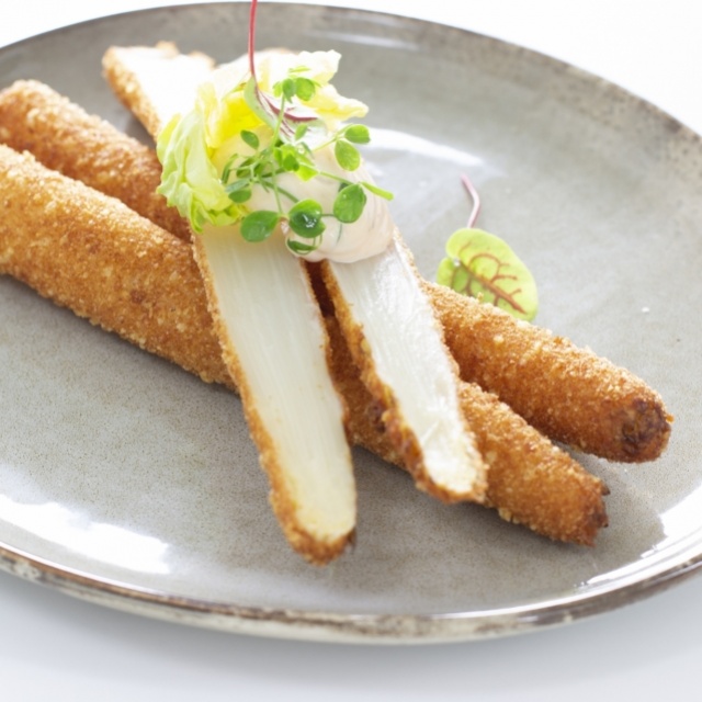 Frittierter Spargel mit Harissa-Mayonnaise 