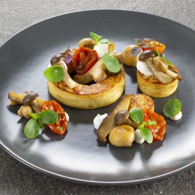 Gnocchi met gebakken paddenstoelen en geitenkaas