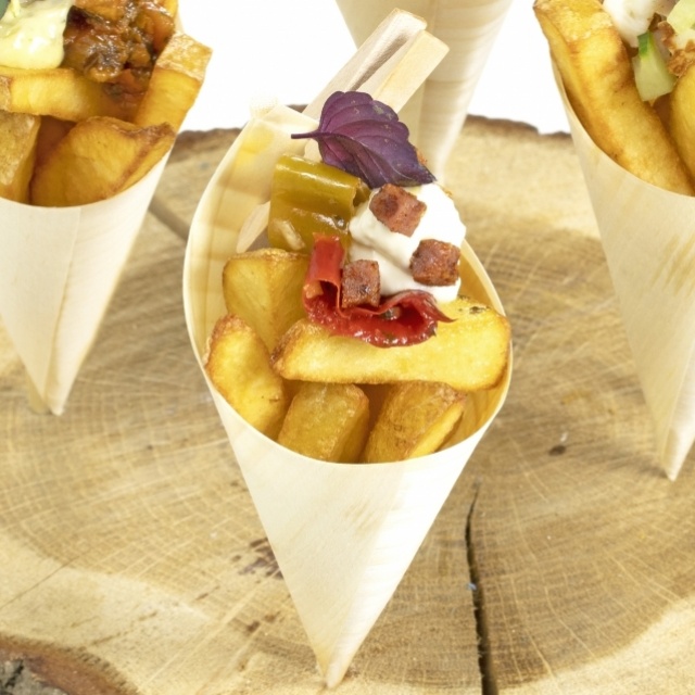 Pommes Frites mit spanischem Topping