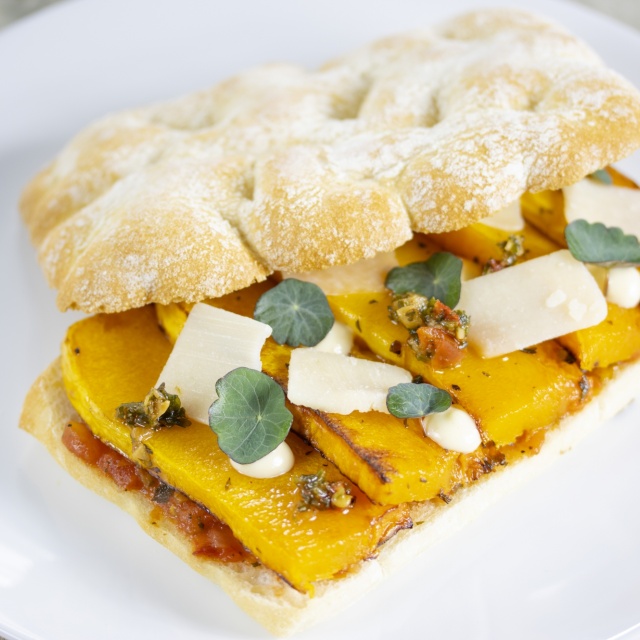 Flatbread with roasted pumpkin