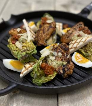 Knoblauch Bresc BV Pulled Lachs Burger vom Grill mit Fenchel Dill Salat
