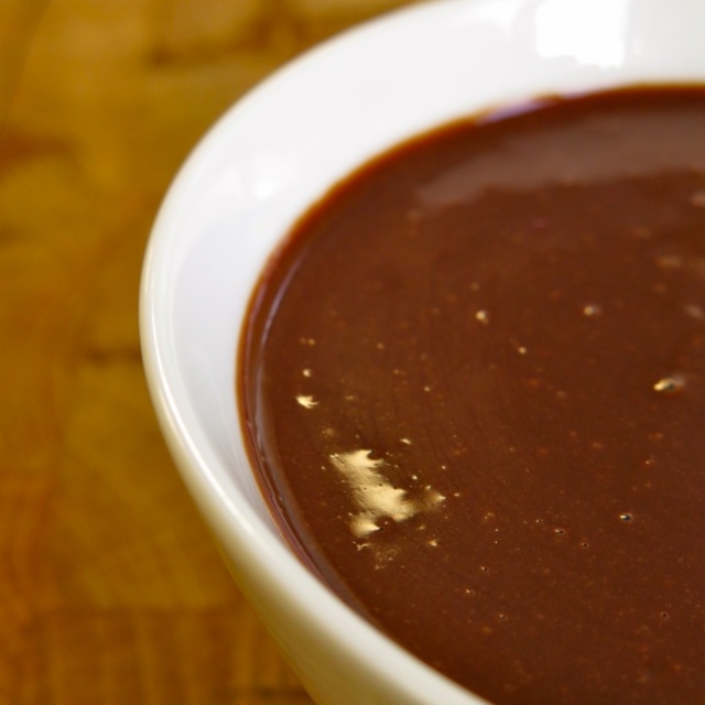 Sauce au chocolat ail et chili