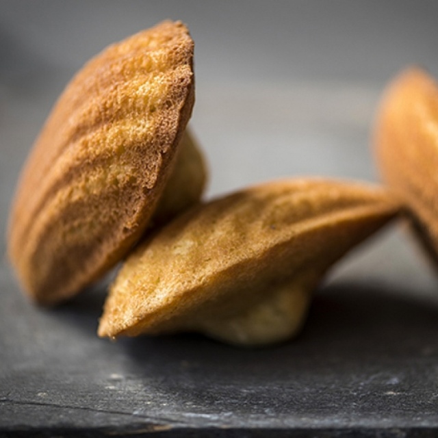 Maple syrup and ginger madeleines