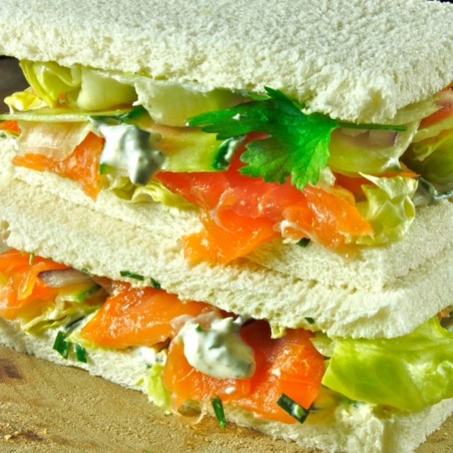 Smoked salmon sandwich with lemongrass cream