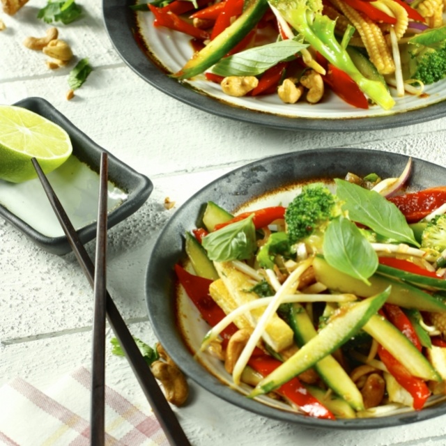 Thailändischer Tofu-Salat